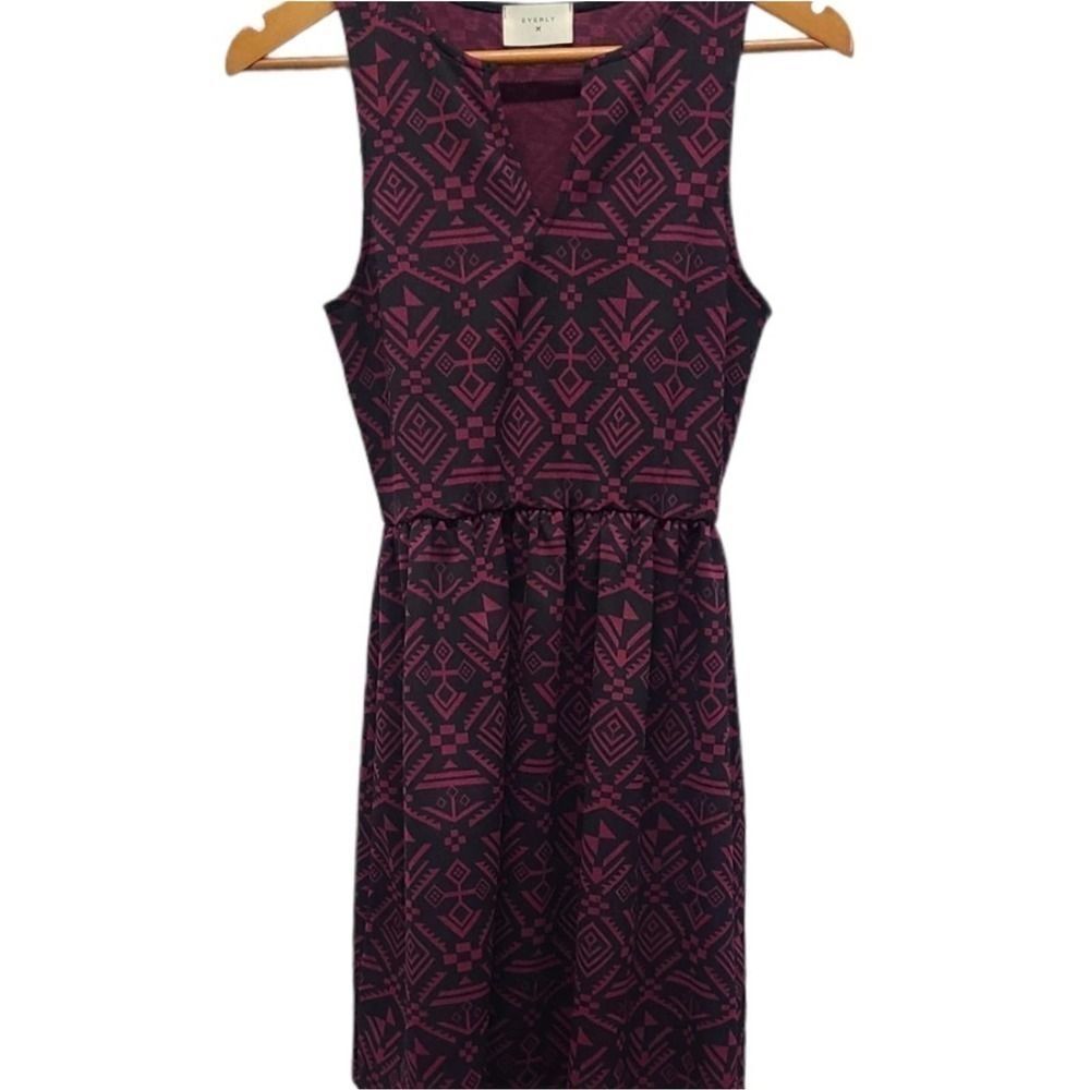 ‎Everly Aztec V-Neck A-line Dress Small - Picture 2 of 7